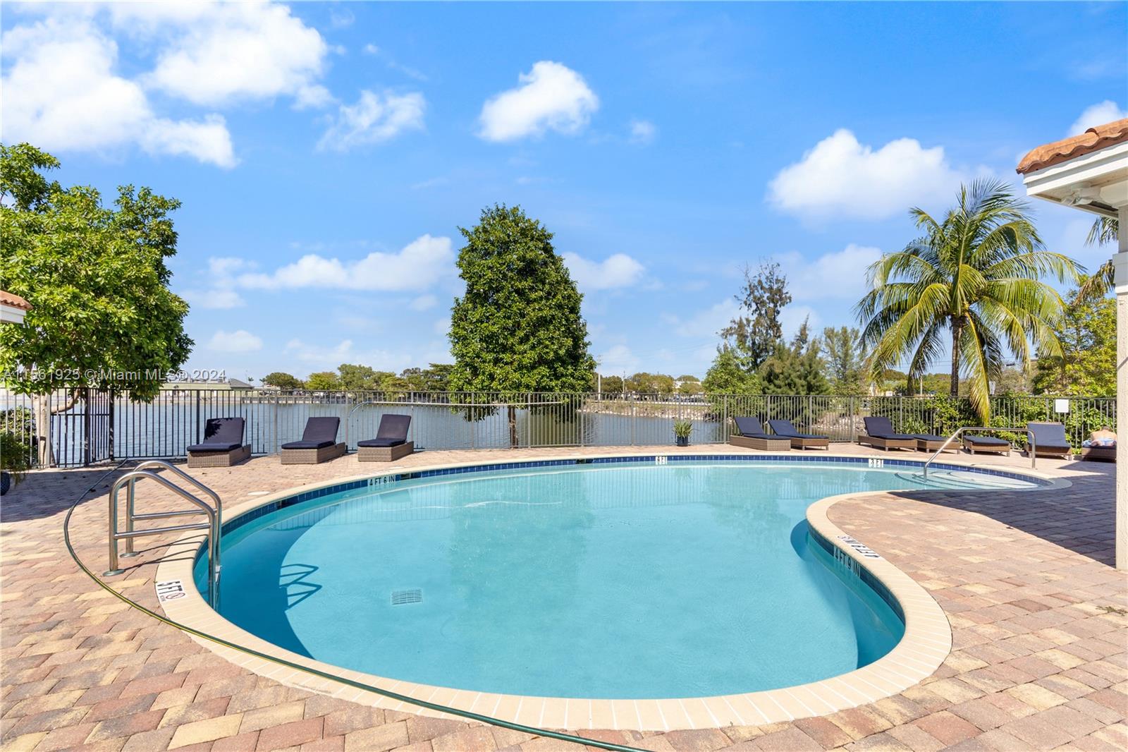 3351 NW 10th Ave # 3351