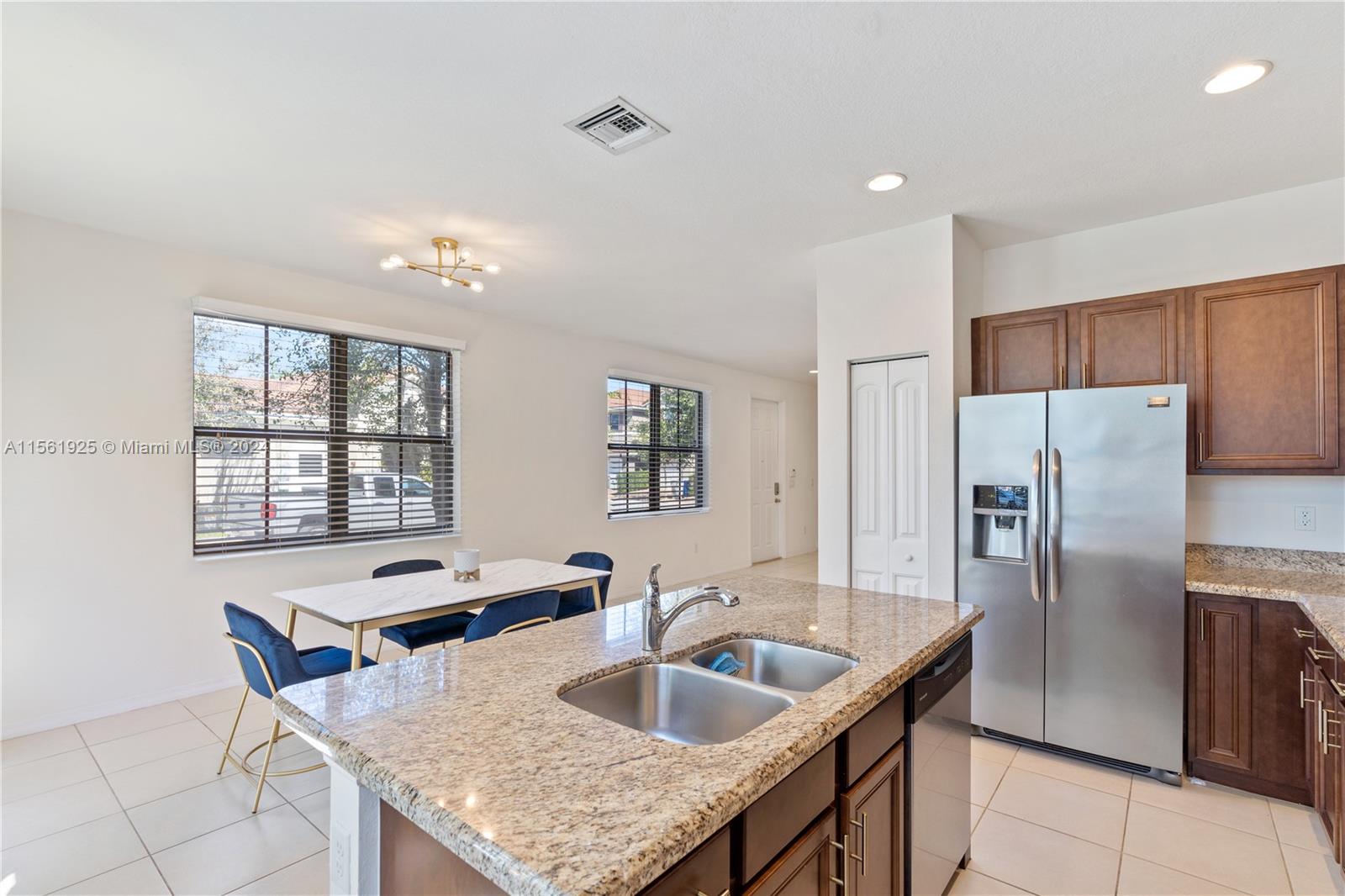 3351 NW 10th Ave # 3351
