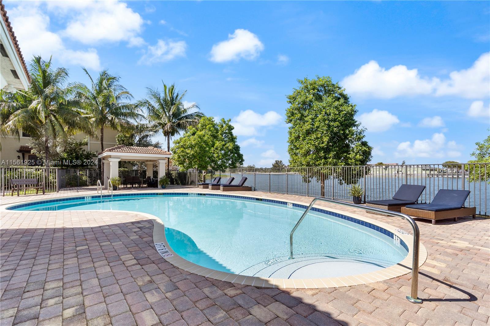 3351 NW 10th Ave # 3351