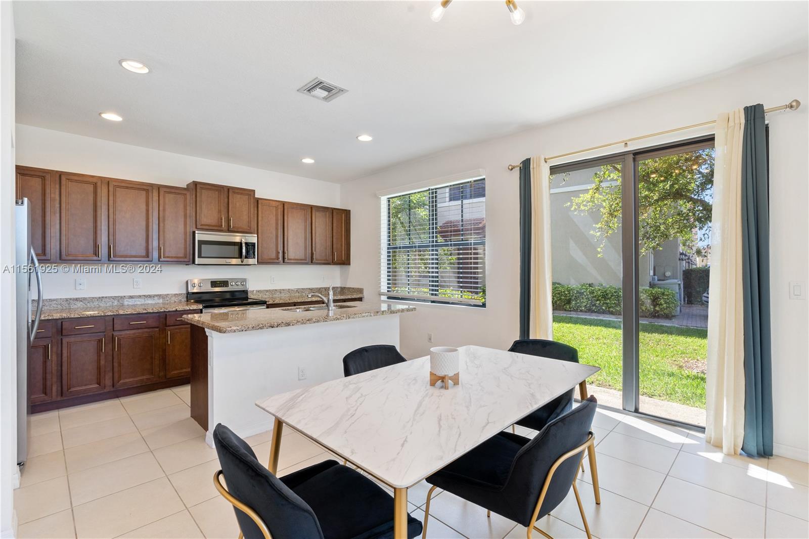 3351 NW 10th Ave # 3351