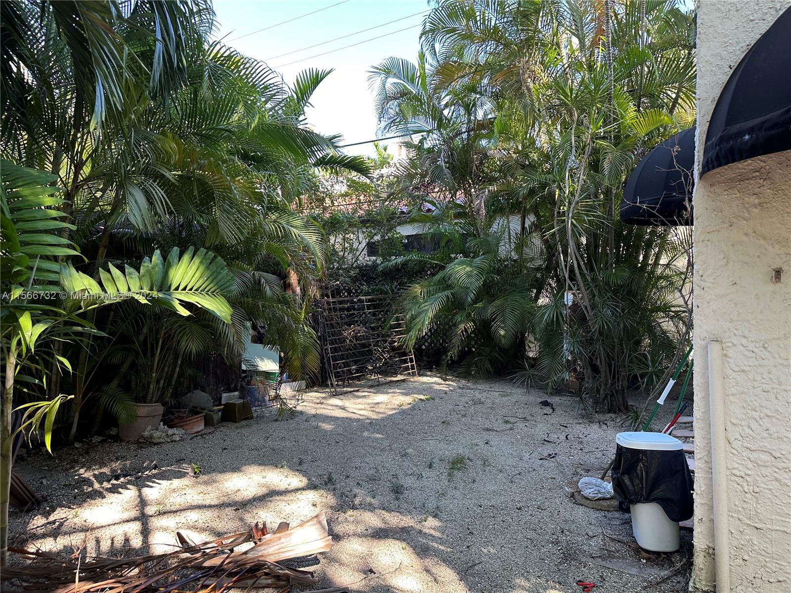 2107 Alhambra Cir # 2107
