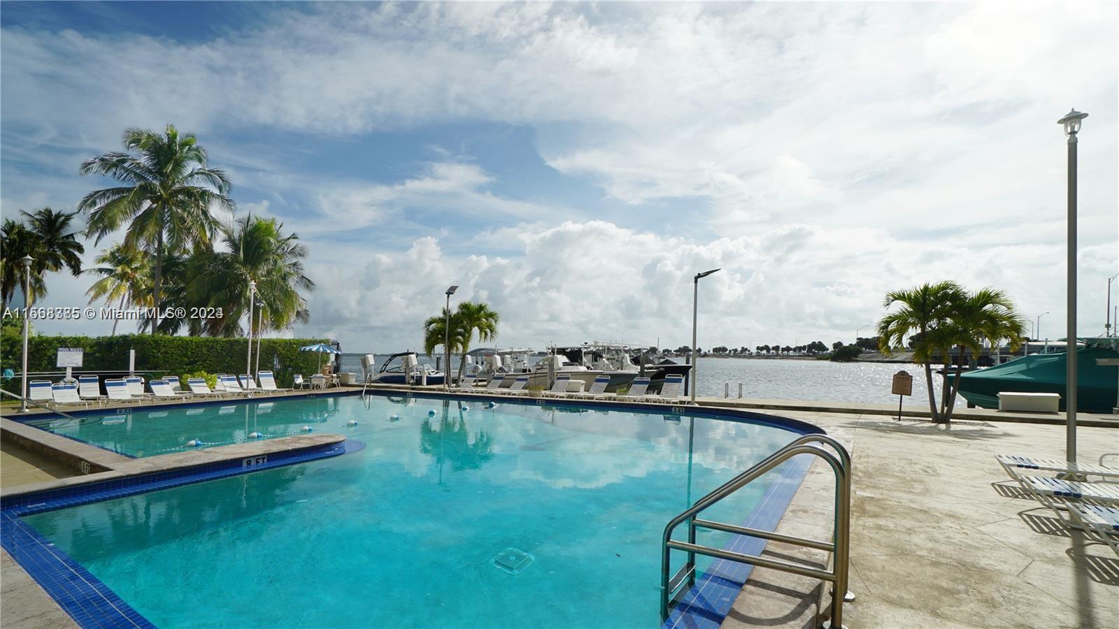 150 SE 25th Rd # 11F