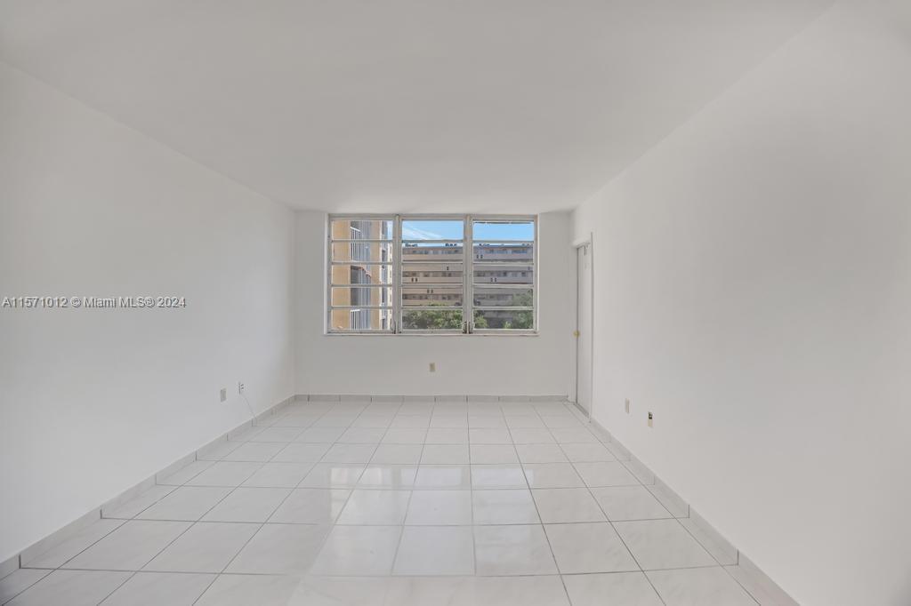 1750 NE 191st St # 2 Unit: 414-2