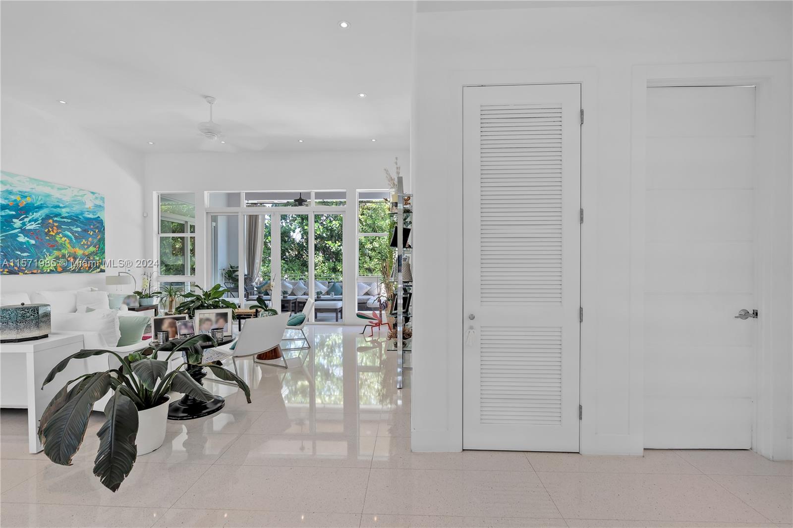 435 Hampton Ln