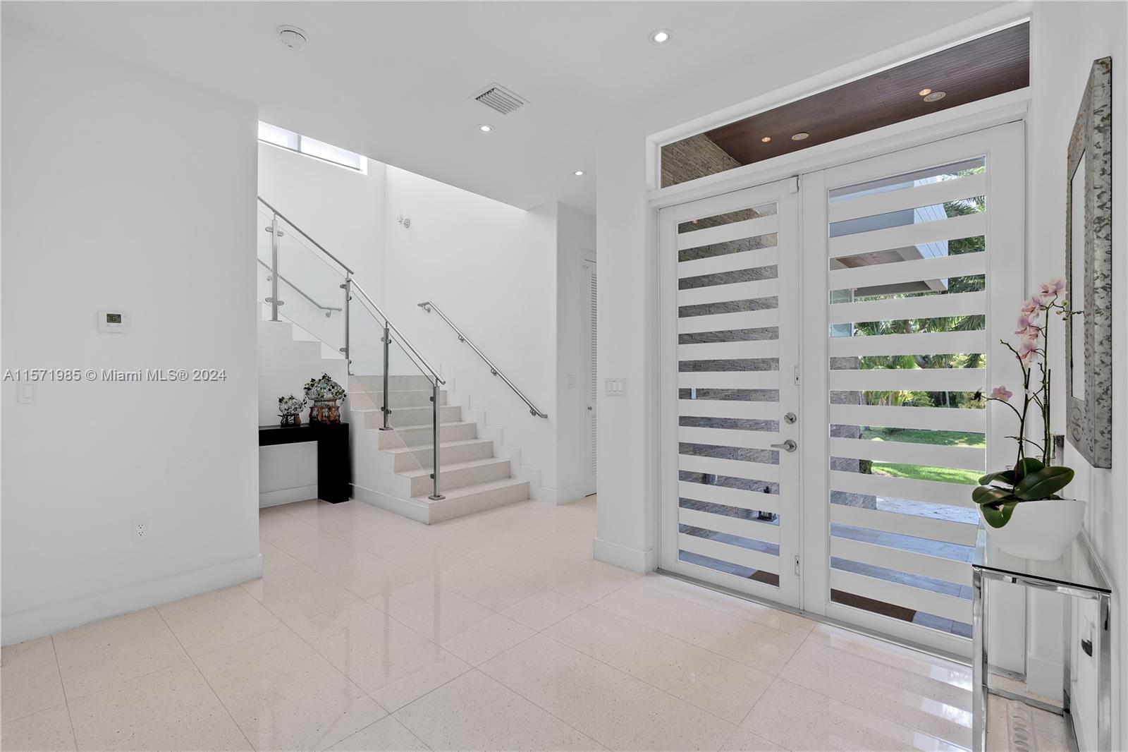 435 Hampton Ln