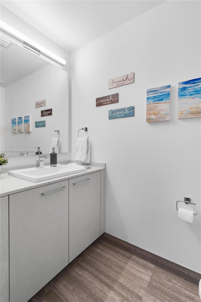 1010 Brickell Ave # 2011