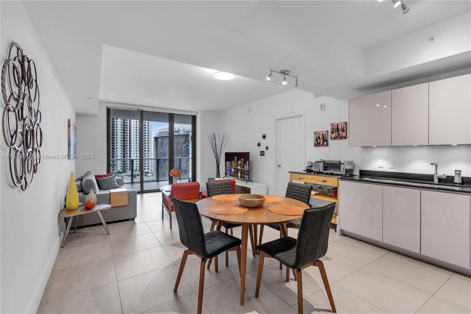 1010 Brickell Ave # 2011