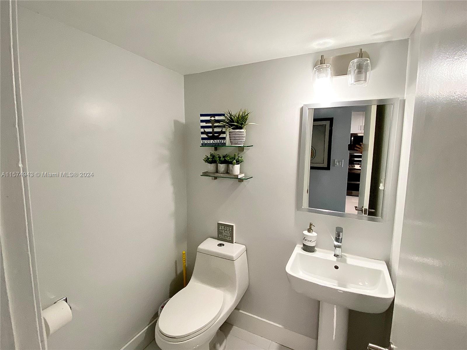6450 Collins Ave # 1004