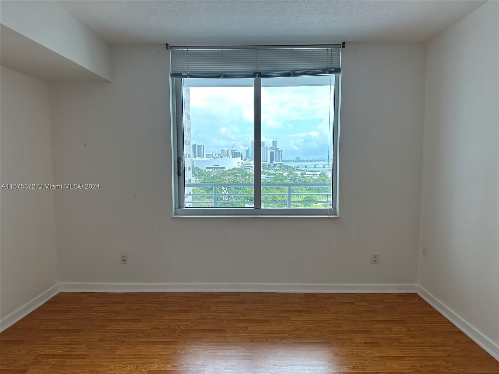 325 S BISCAYNE BL # 1516