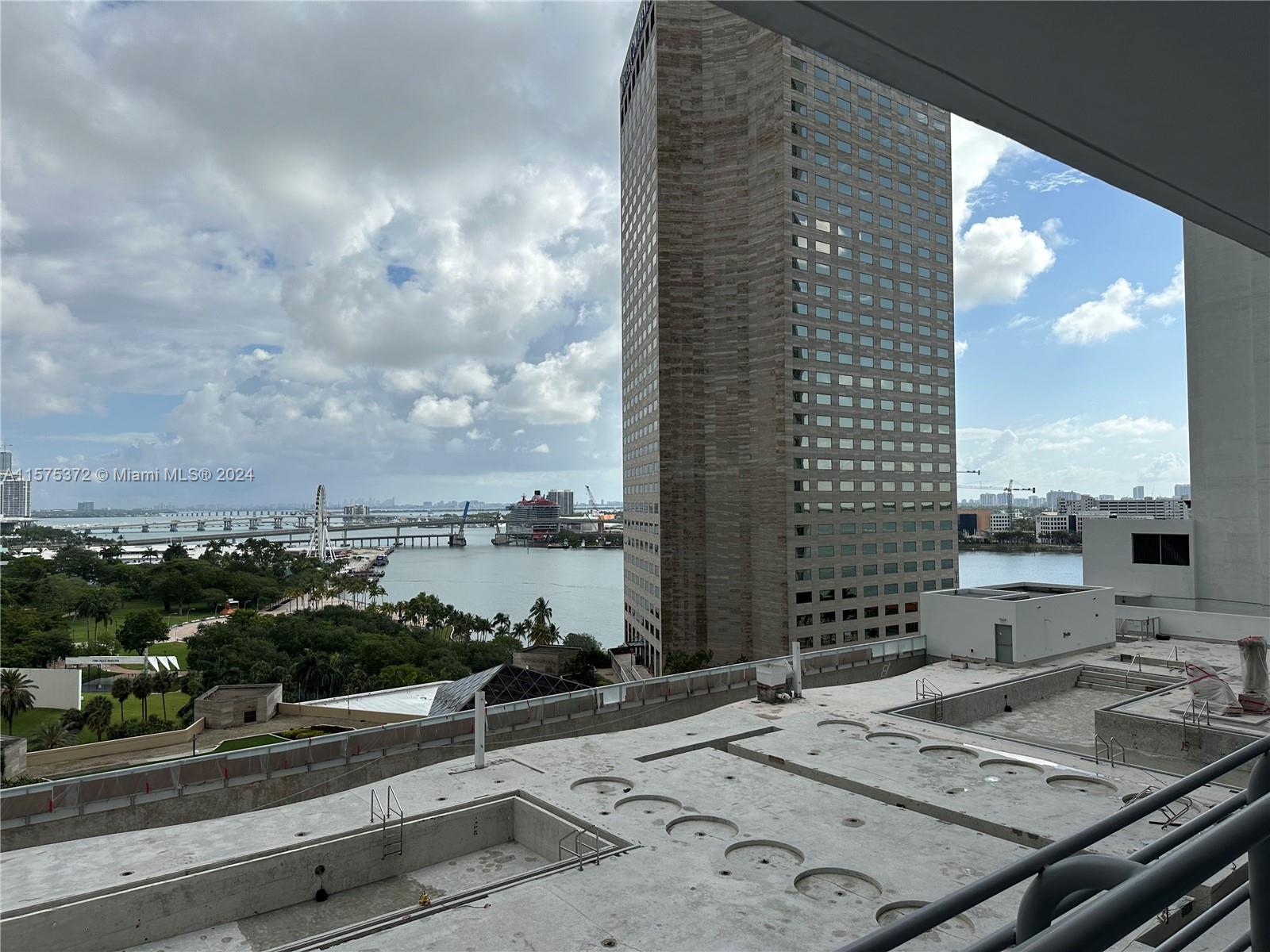 325 S BISCAYNE BL # 1516