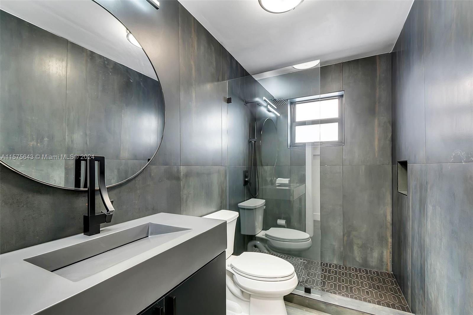 7925 SW 173rd Ter