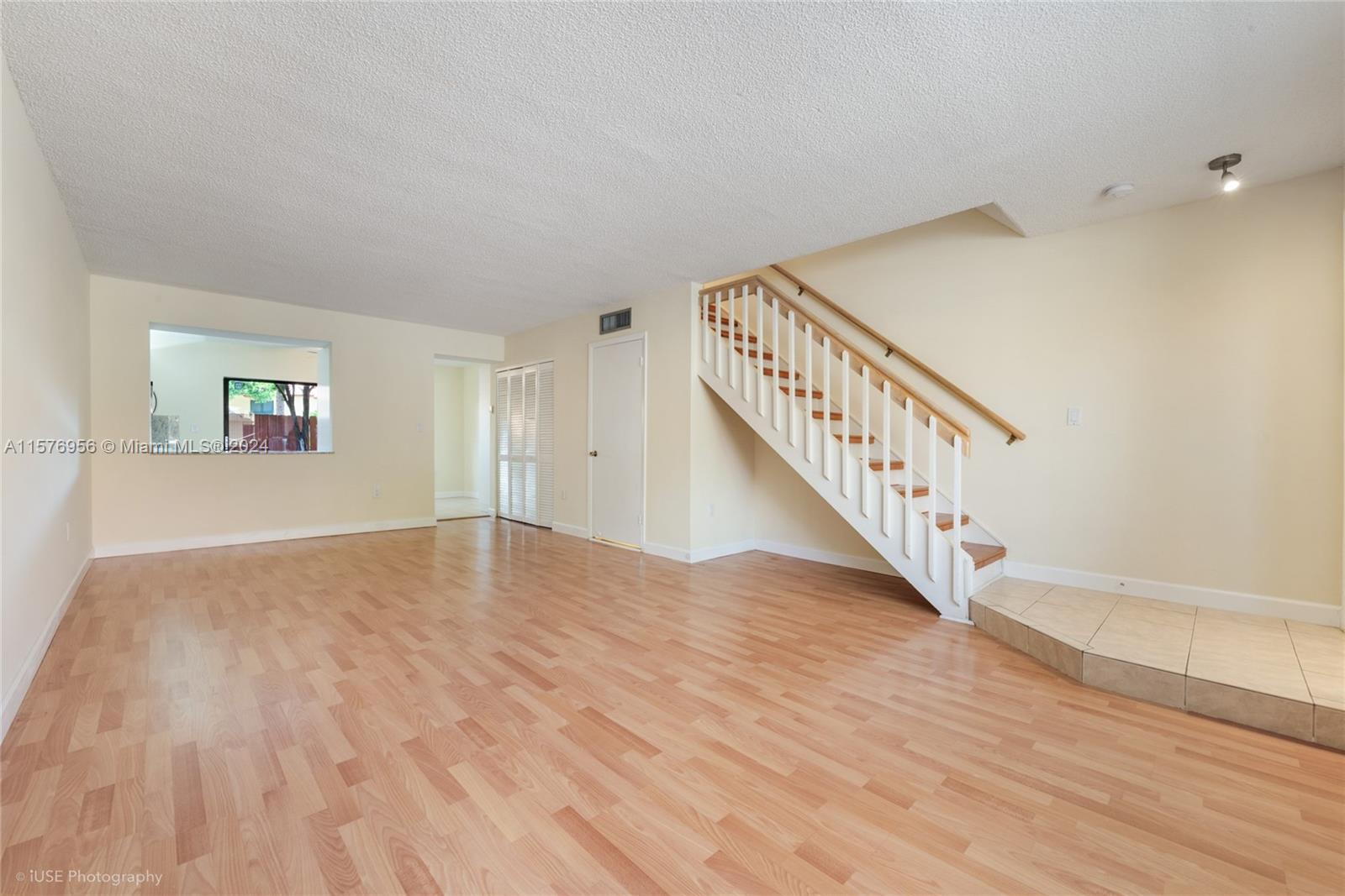 10086 SW 77th Ct