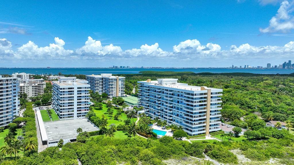 155 Ocean Lane Dr # 606