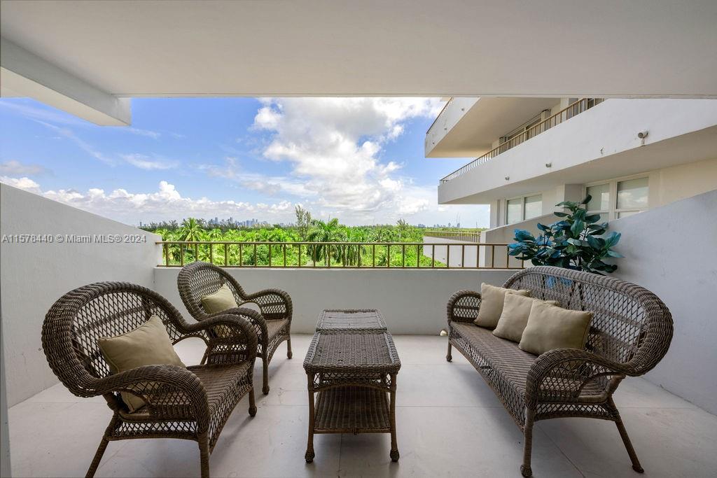 155 Ocean Lane Dr # 606