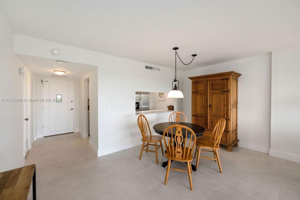 155 Ocean Lane Dr # 606