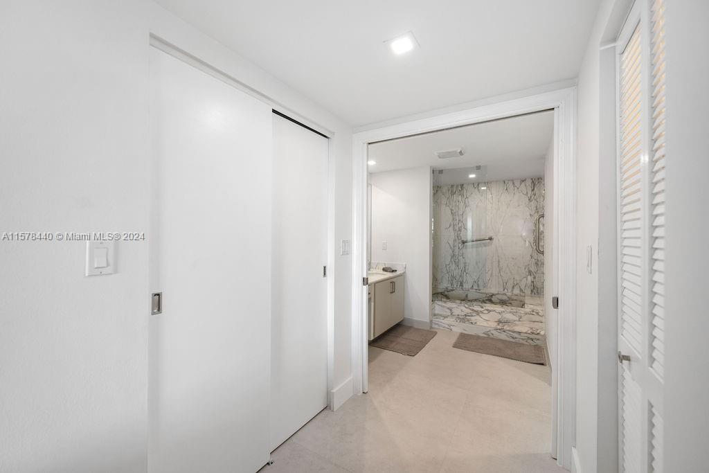 155 Ocean Lane Dr # 606