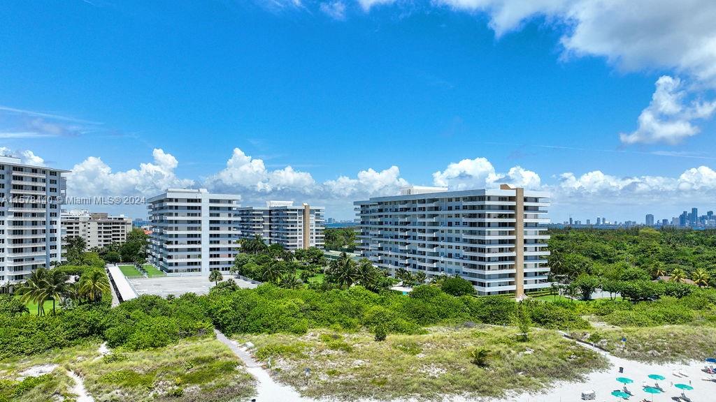 155 Ocean Lane Dr # 606