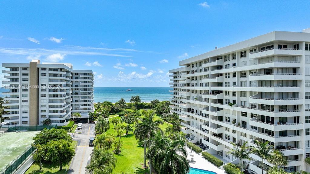 155 Ocean Lane Dr # 606