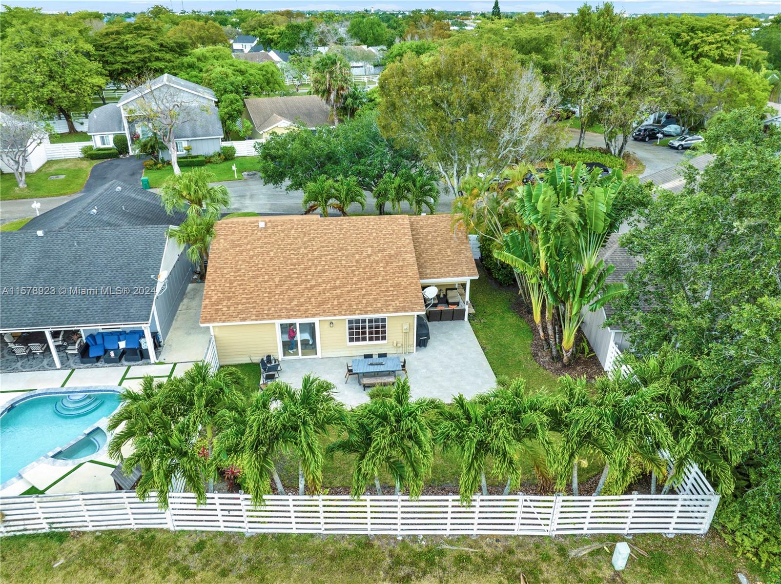 14540 SW 142nd Ct Cir S
