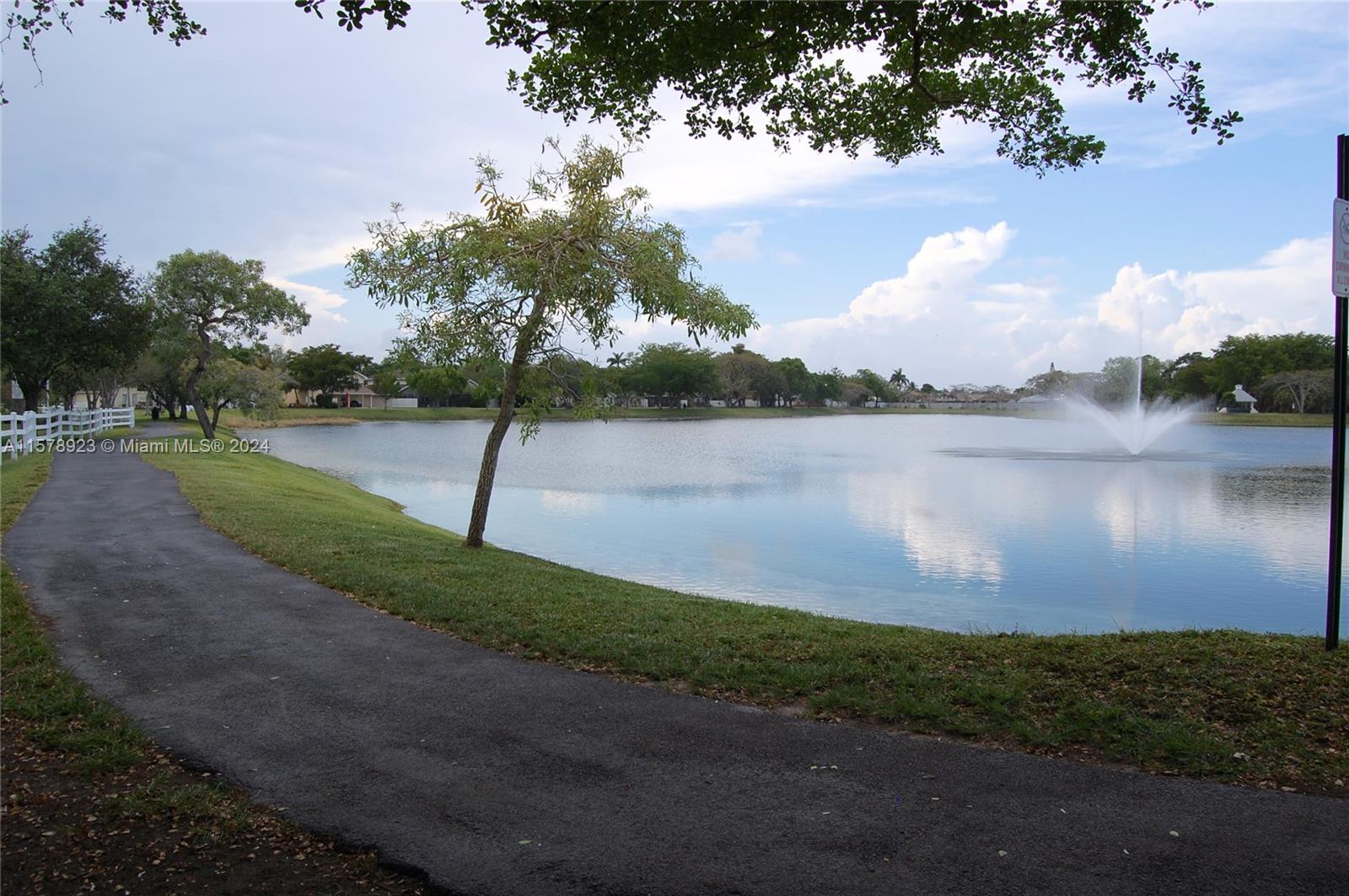 14540 SW 142nd Ct Cir S