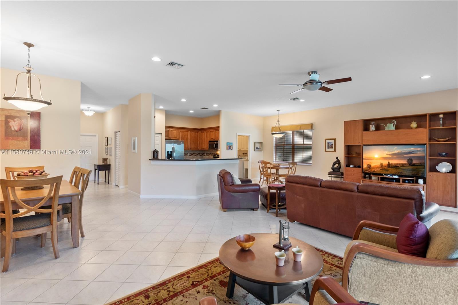 1312 Chenille Cir