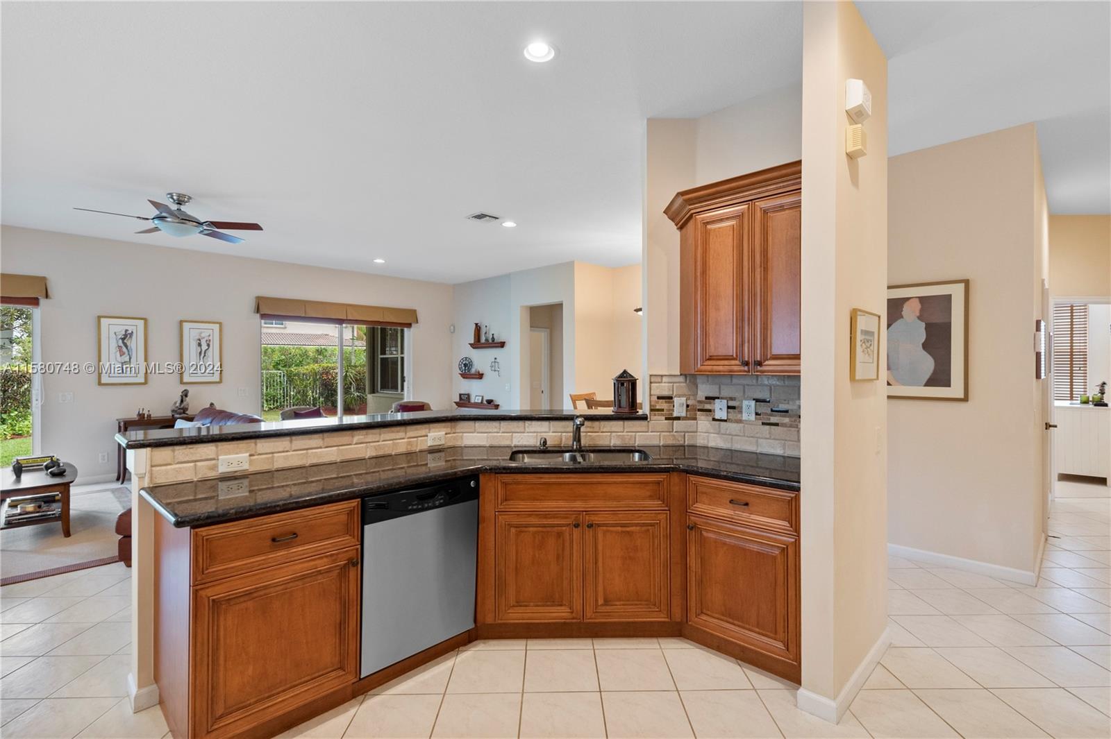 1312 Chenille Cir
