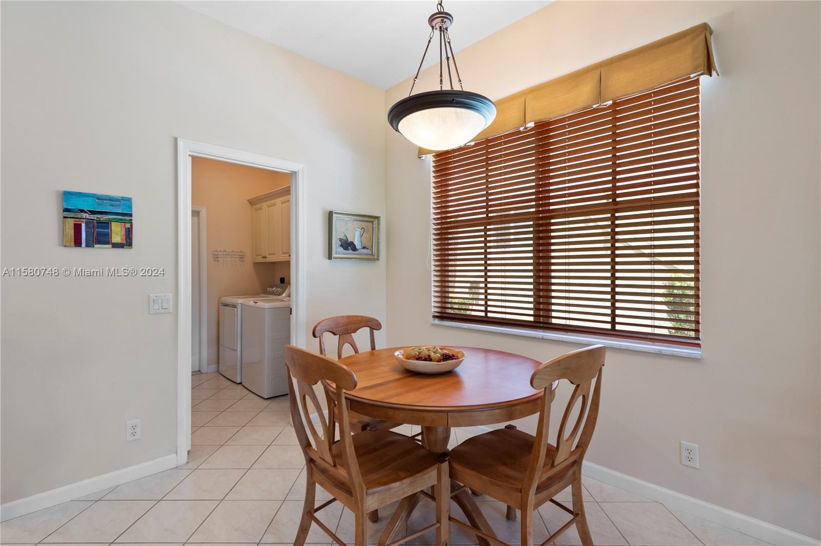 1312 Chenille Cir