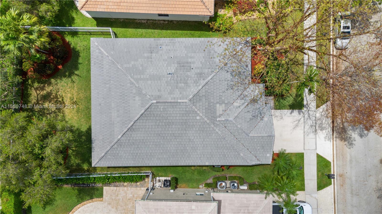 1312 Chenille Cir