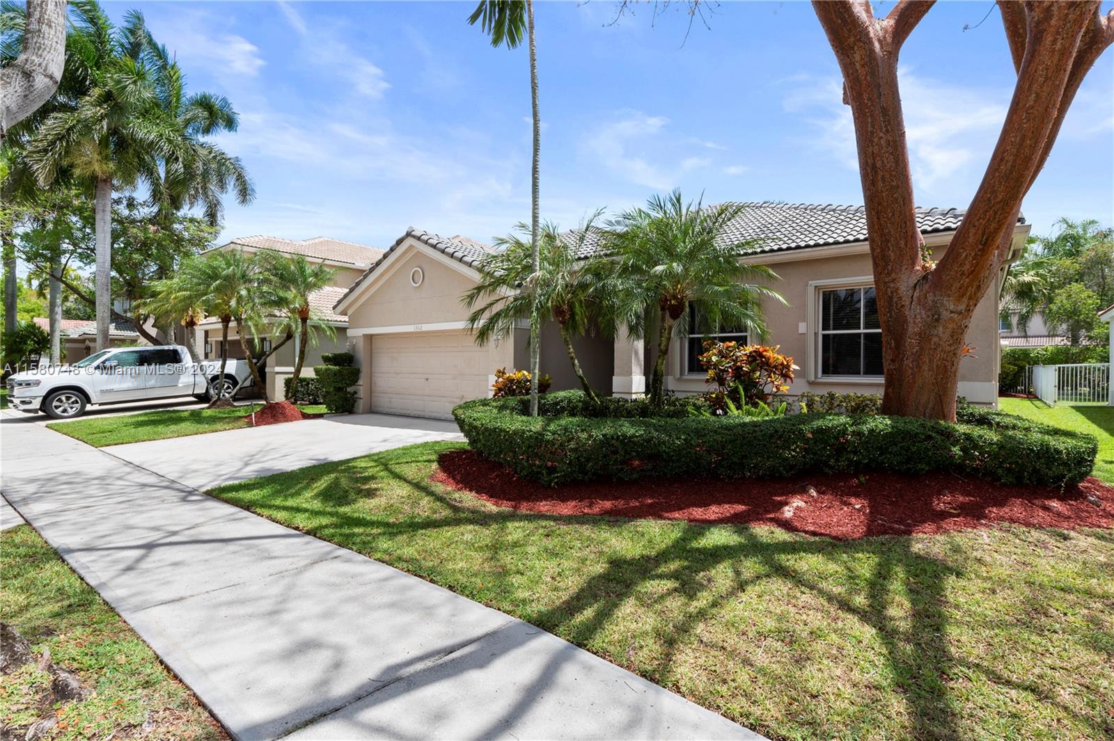 1312 Chenille Cir