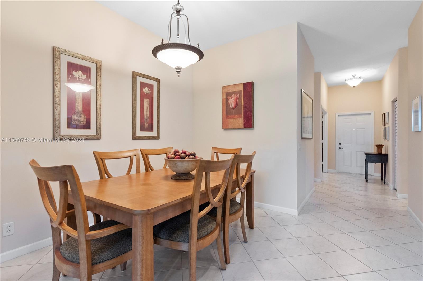 1312 Chenille Cir