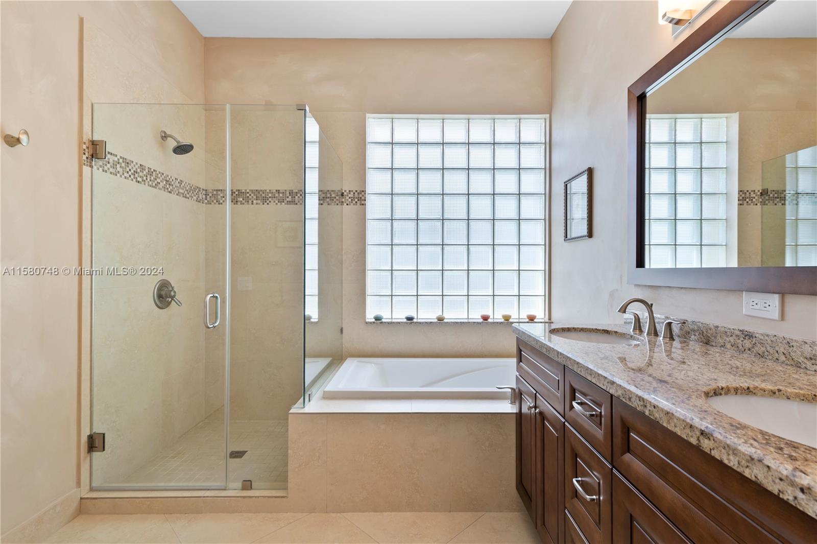1312 Chenille Cir