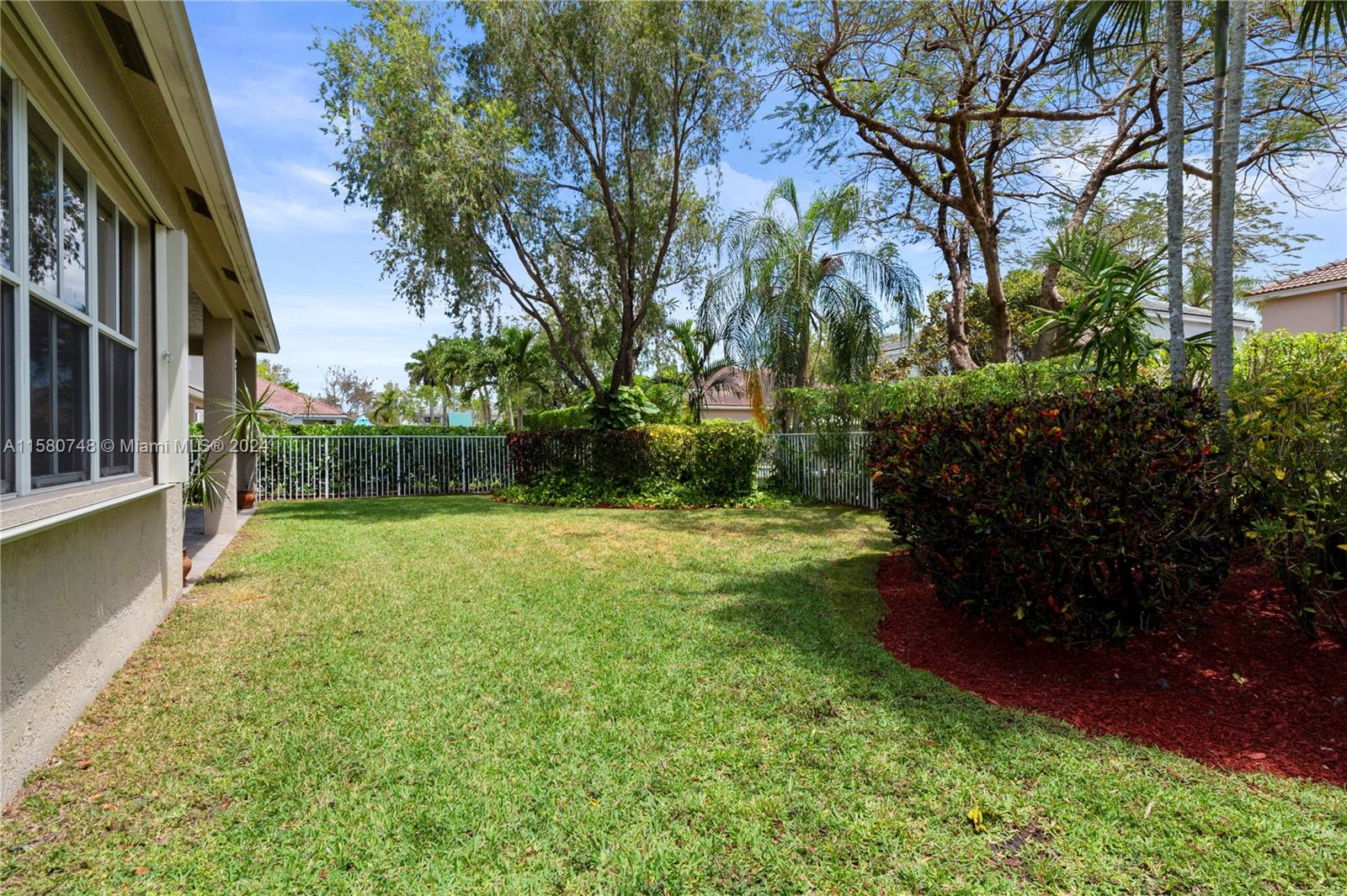 1312 Chenille Cir