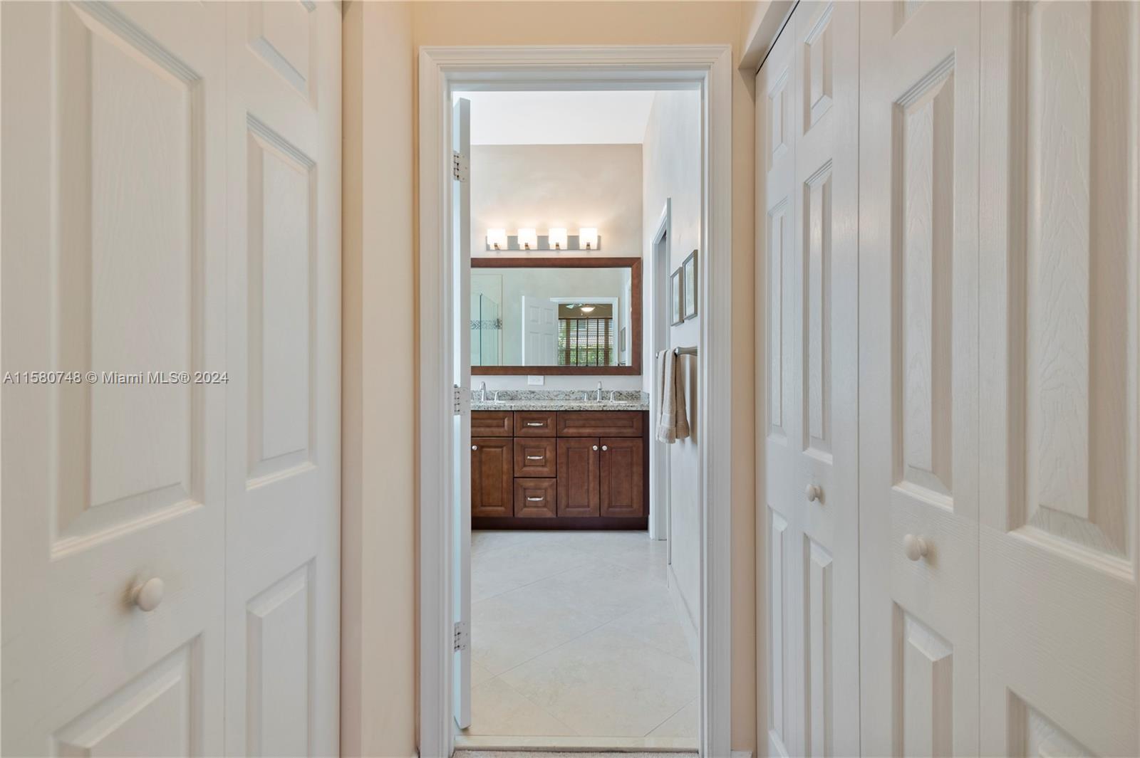 1312 Chenille Cir