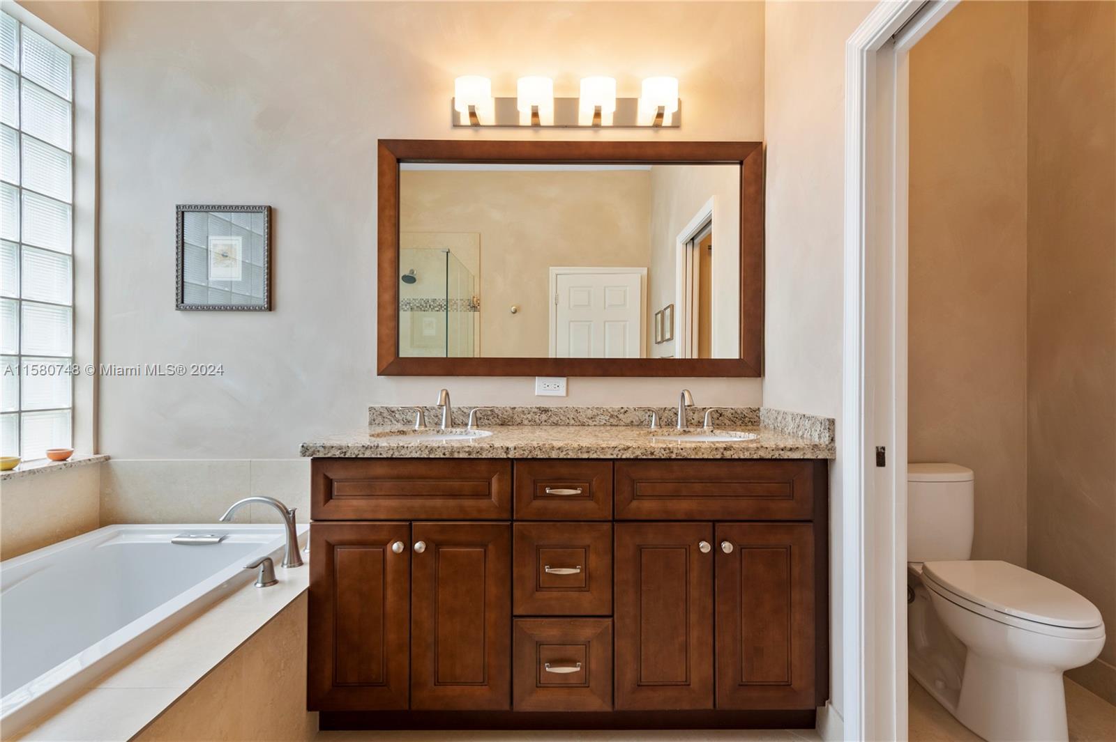 1312 Chenille Cir