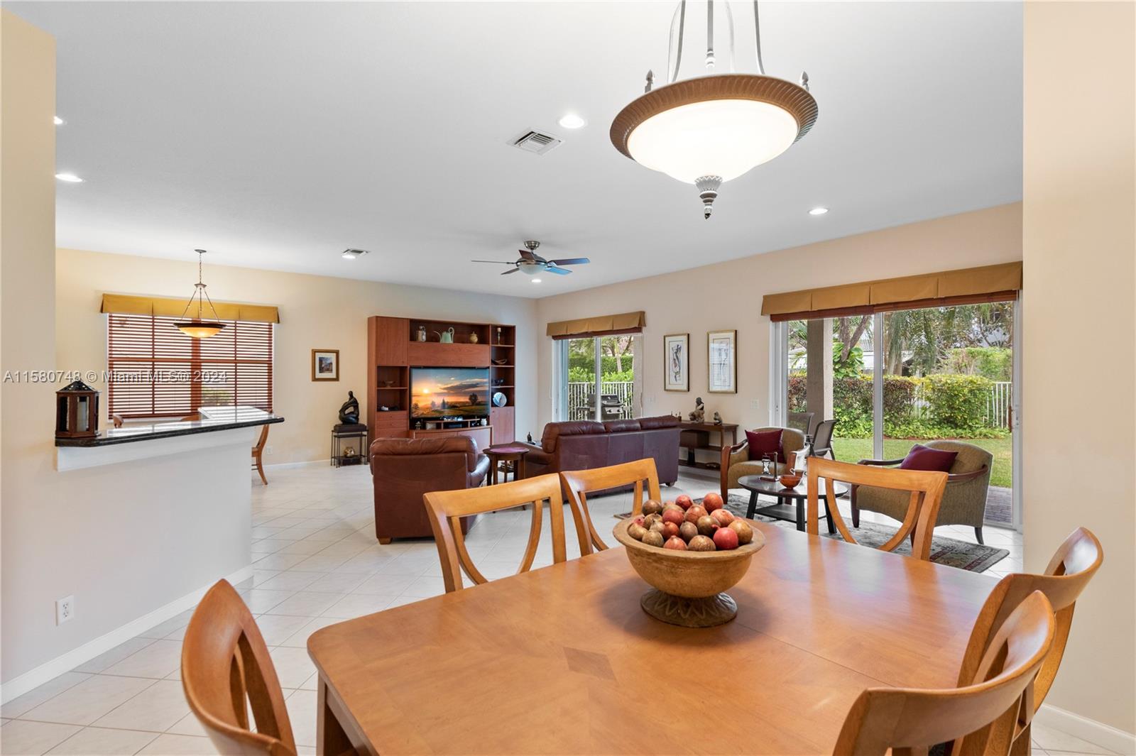 1312 Chenille Cir