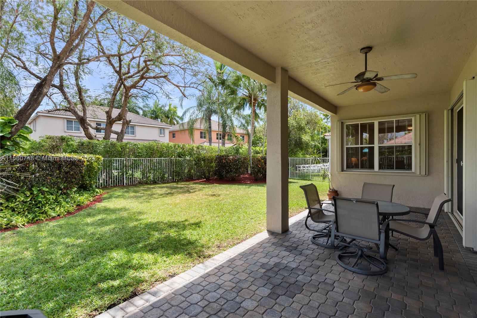 1312 Chenille Cir
