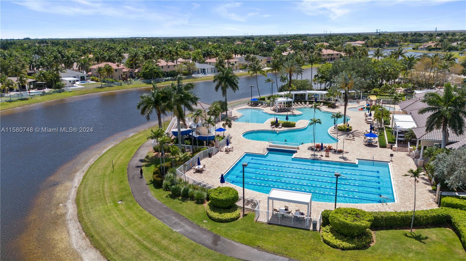 1312 Chenille Cir