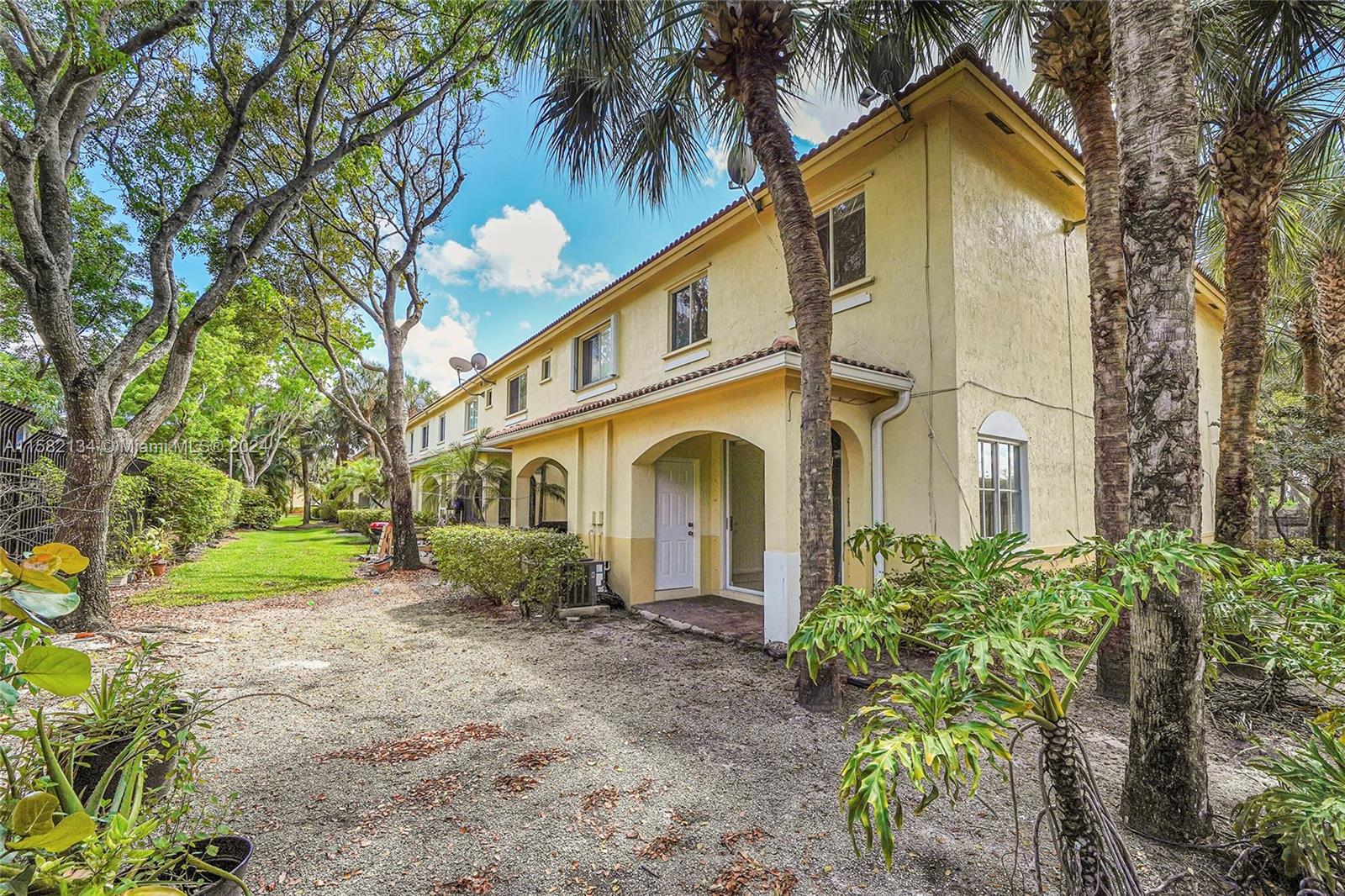 2501 SW 83rd Ter # 101
