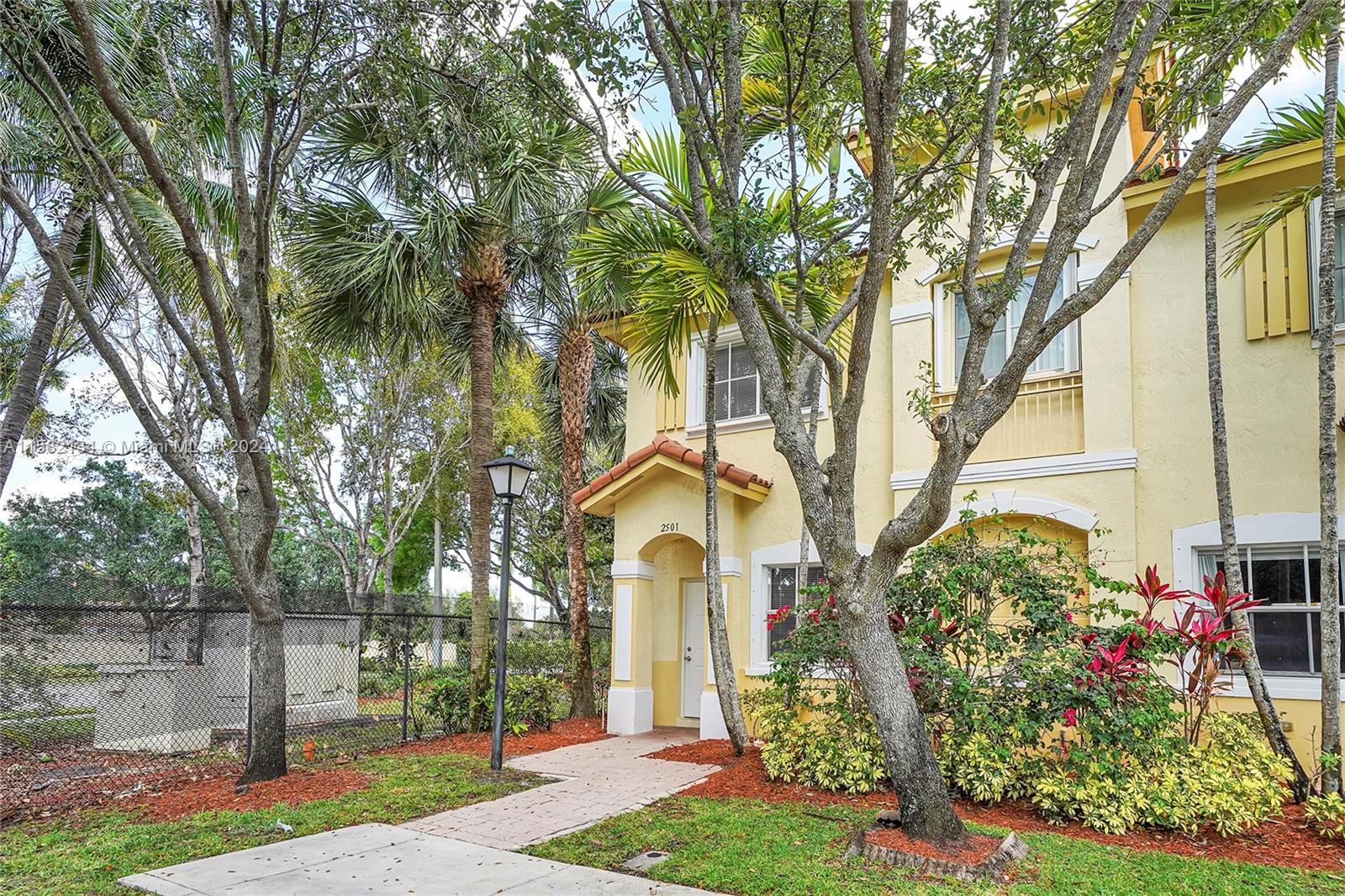 2501 SW 83rd Ter # 101