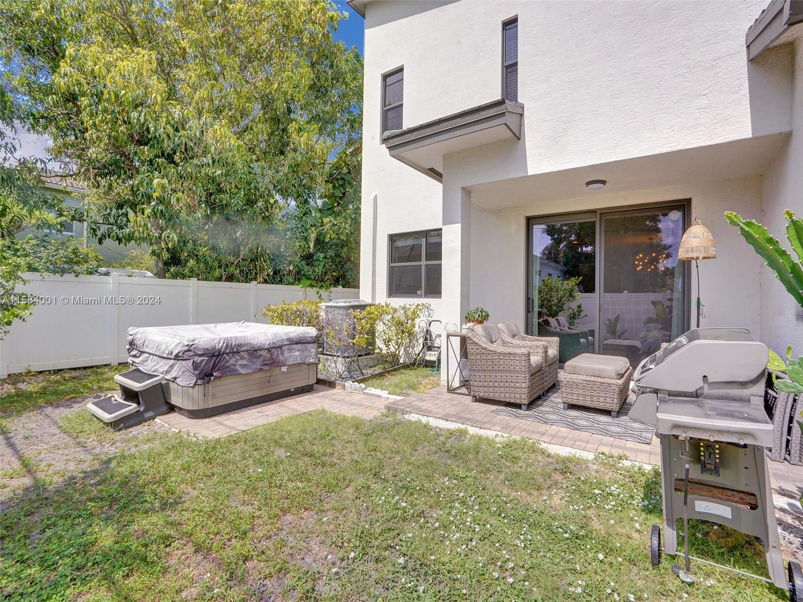 1236 SW 4th Ave