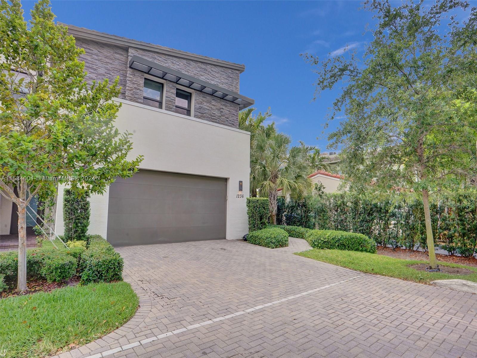 1236 SW 4th Ave