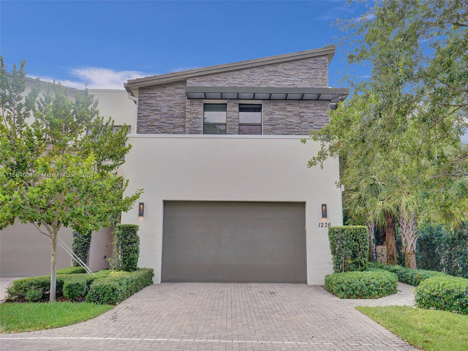 1236 SW 4th Ave