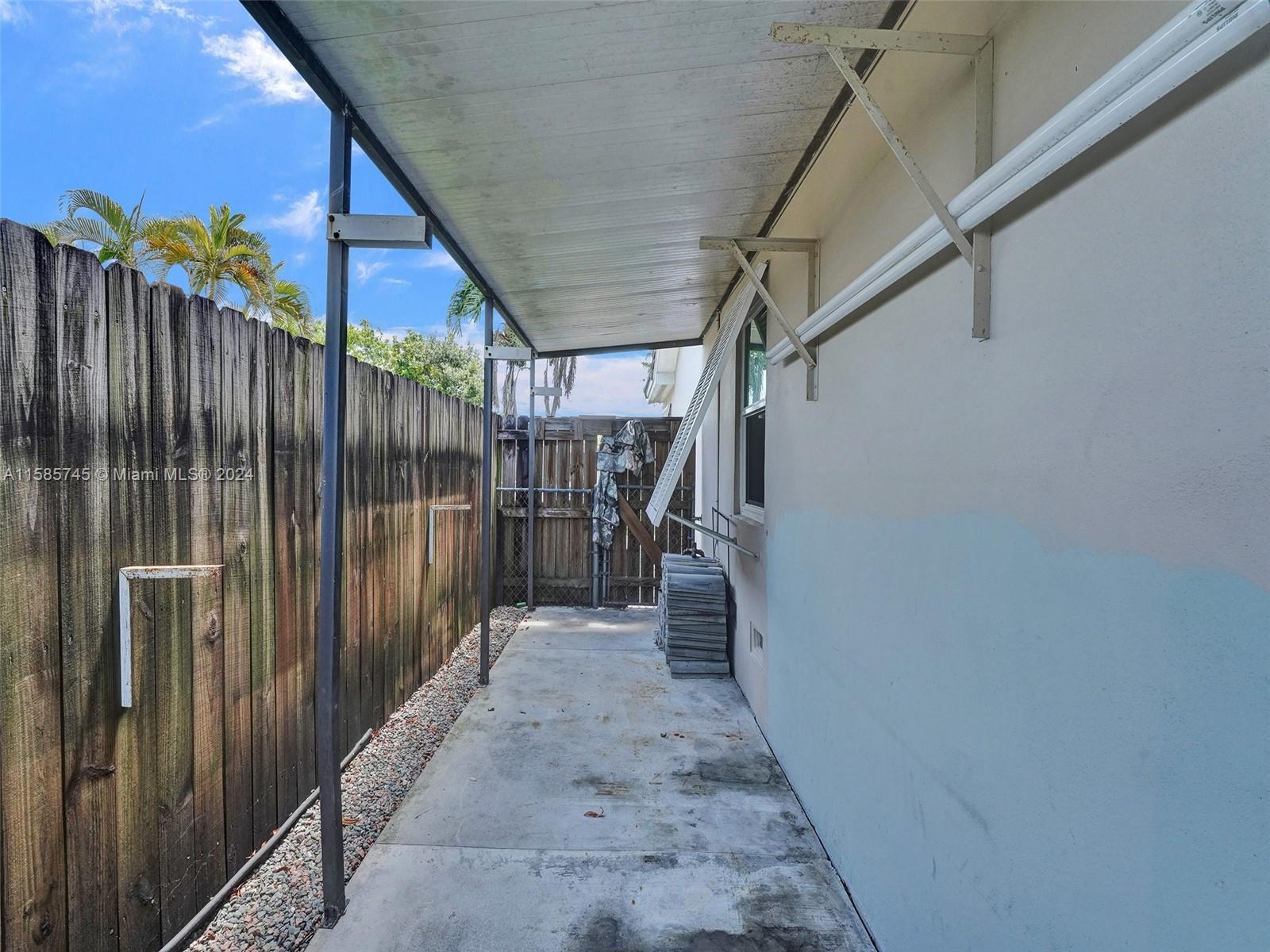 1910 SW 69th Ave
