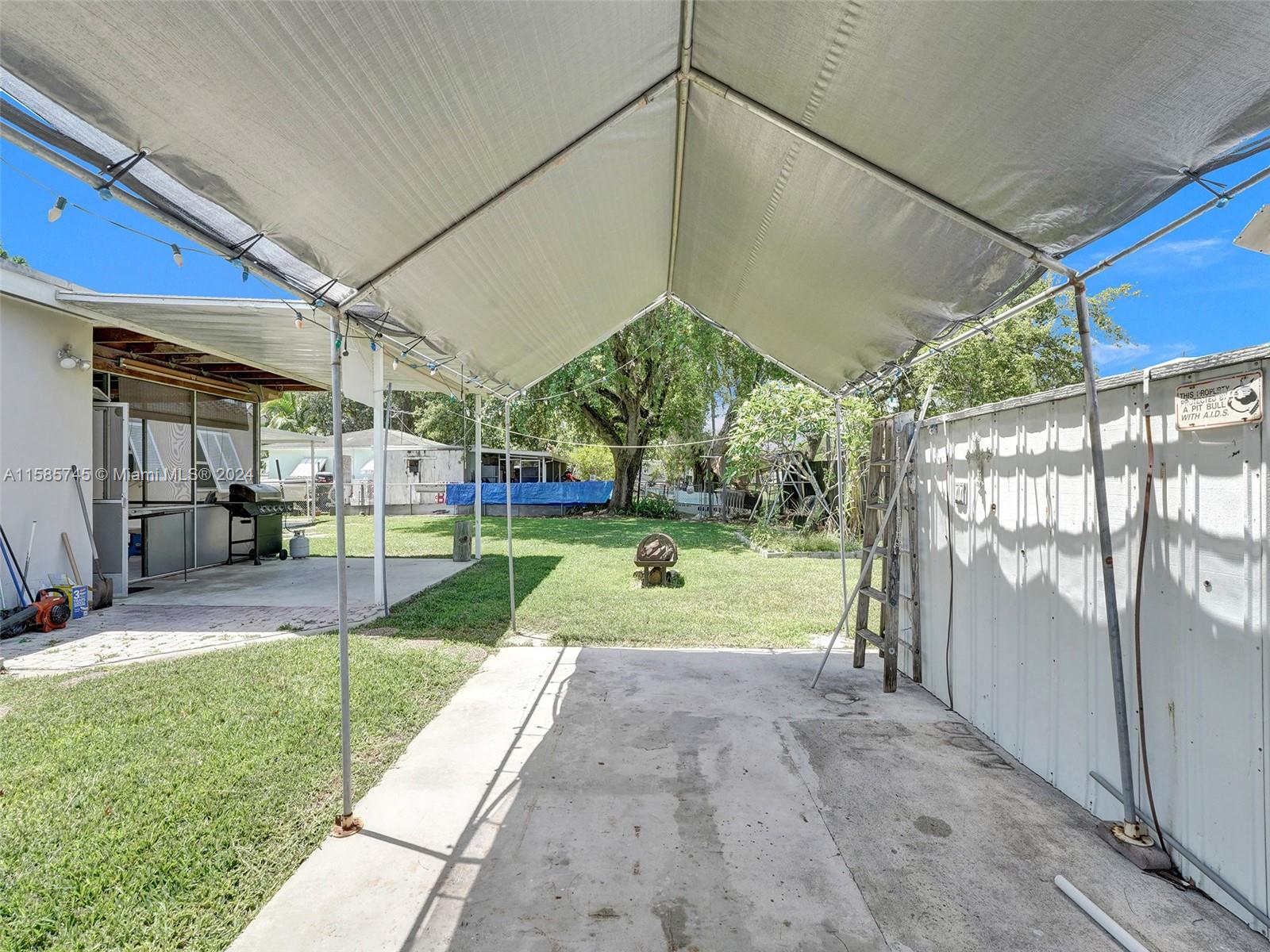 1910 SW 69th Ave