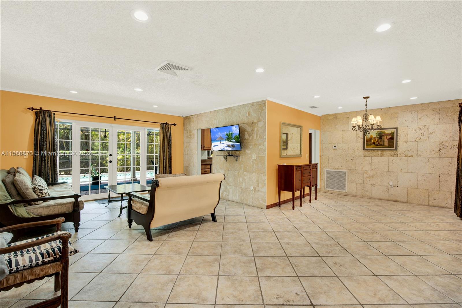 8250 SW 130th St