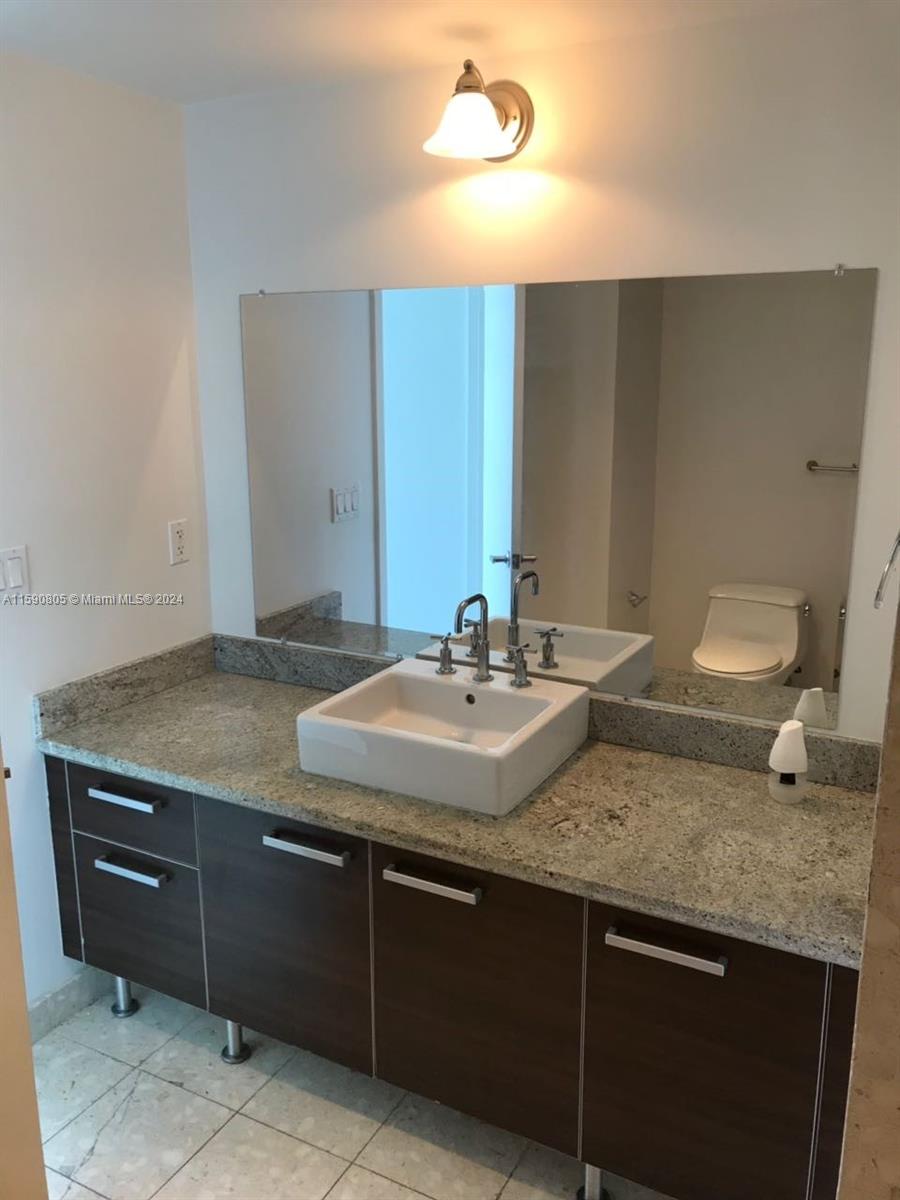 185 SW 7 St # 4205