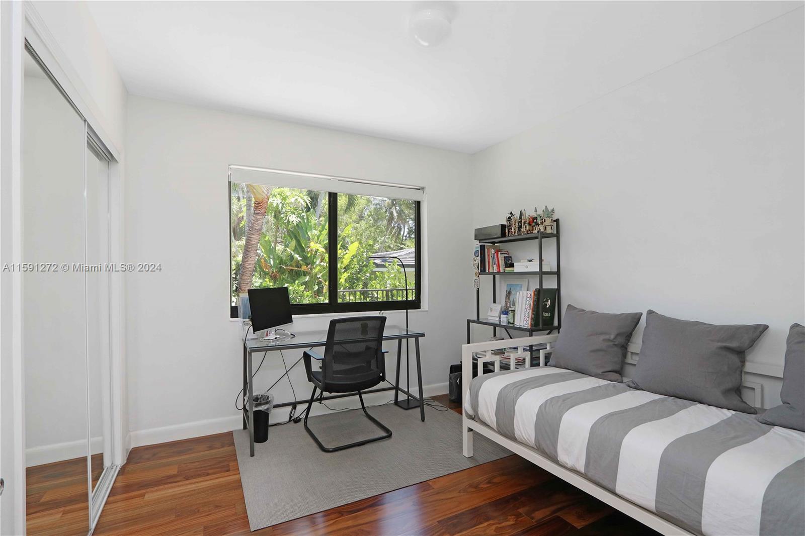 411 Savona Ave