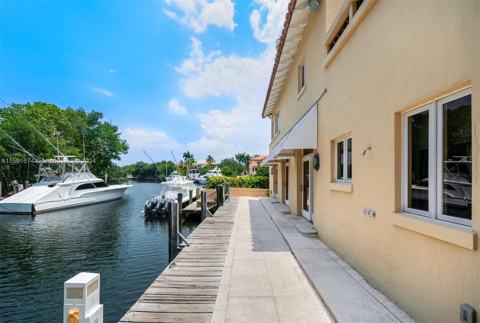 185 Cocoplum Rd