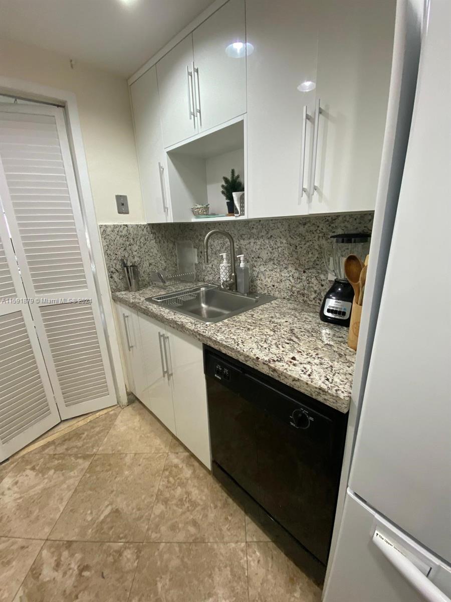 700 Biltmore Way # 611