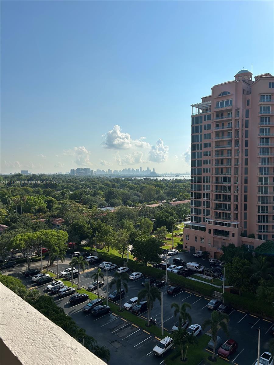 90 Edgewater Dr # 1118
